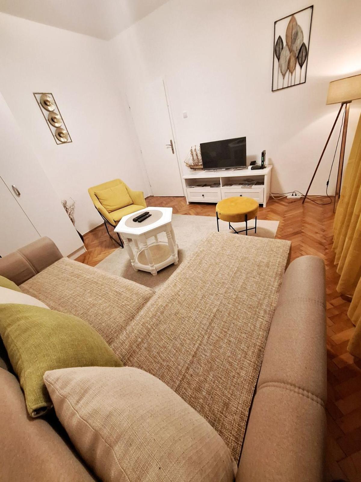 Red House Apartment Котор Екстер'єр фото
