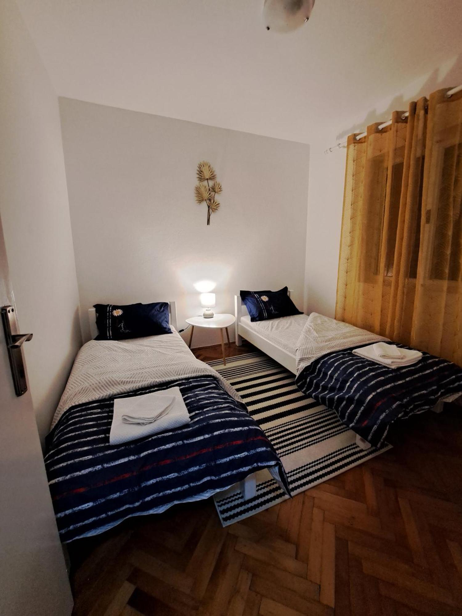 Red House Apartment Котор Екстер'єр фото