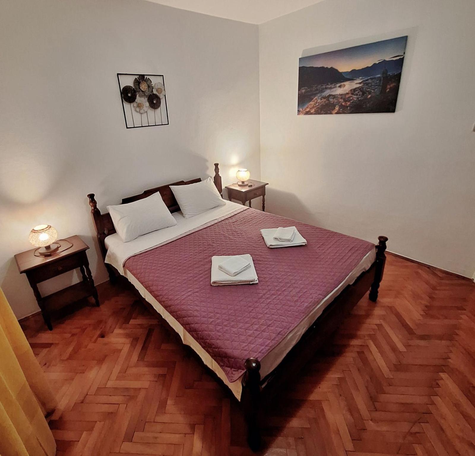 Red House Apartment Котор Екстер'єр фото