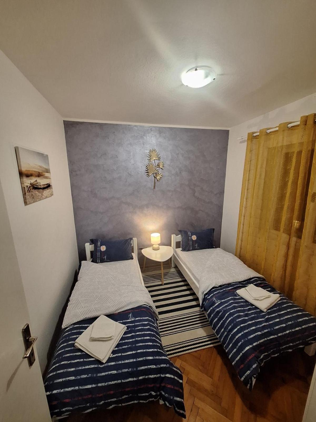 Red House Apartment Котор Екстер'єр фото