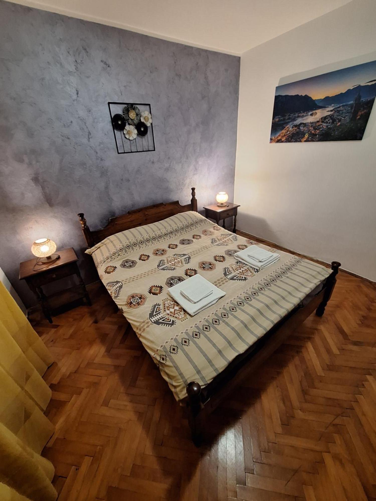 Red House Apartment Котор Екстер'єр фото