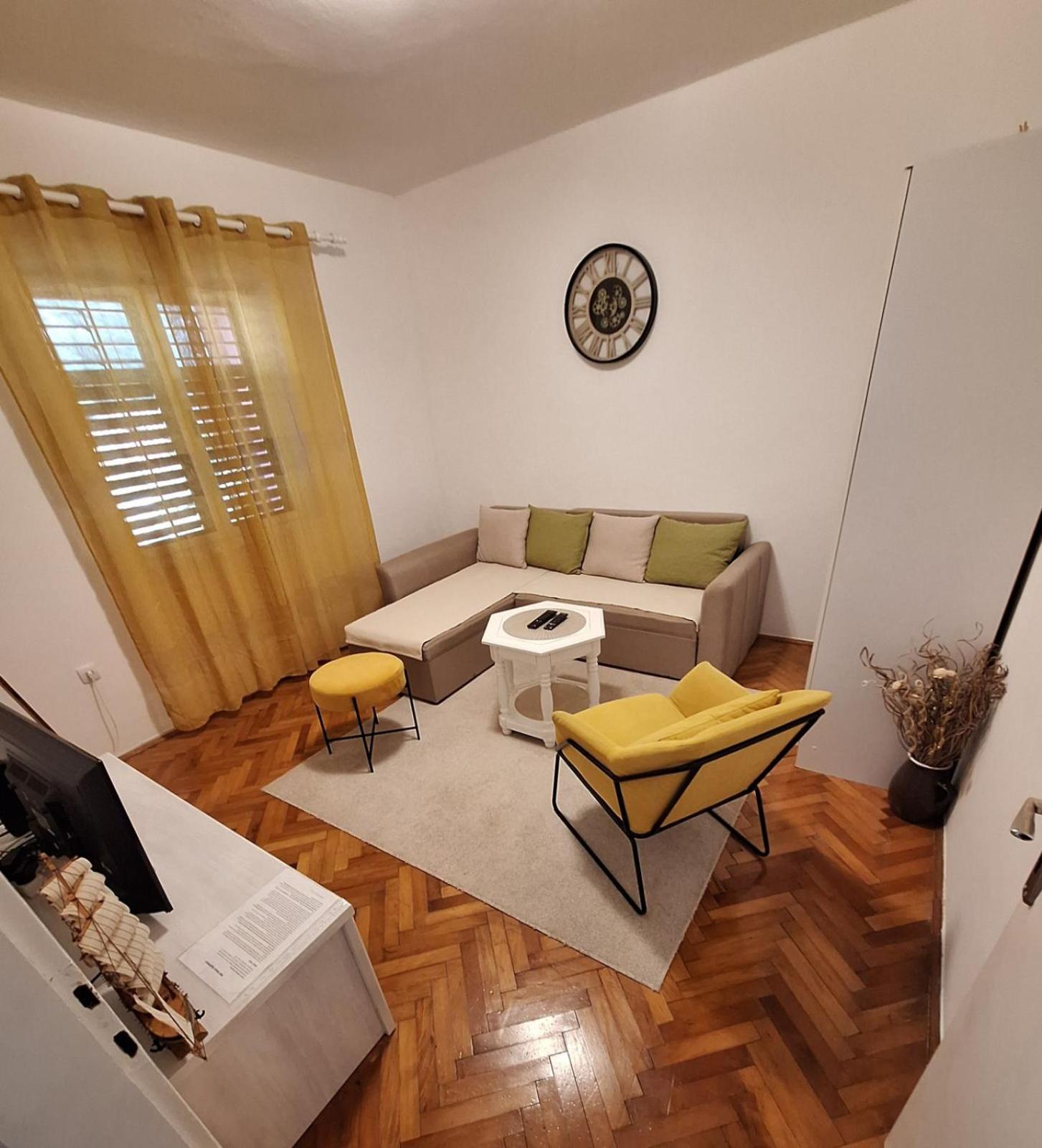 Red House Apartment Котор Екстер'єр фото